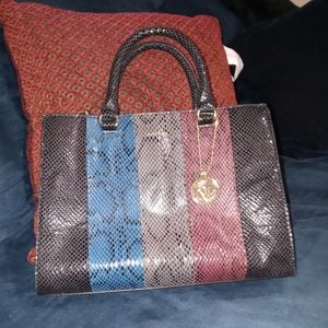 * item has been gifted*FREE W/ ITEM PURCHASE